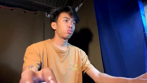 Snapshot of hot_kianxx chatting on October 9, 1:31 pm hot_kianxx online show from October 9, 1:31 pm