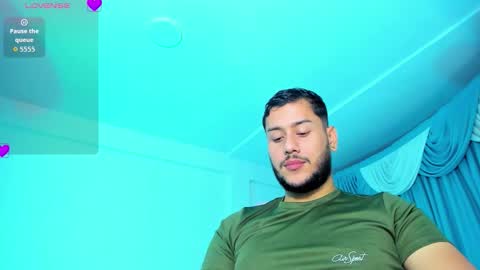 Snapshot of hot_latino_boy_ chatting on October 23, 4:23 am Alejandro online show from October 23, 4:23 am