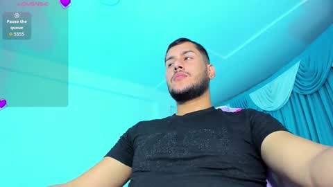 Snapshot of hot_latino_boy_ chatting on November 4, 5:50 am Alejandro online show from November 4, 5:50 am