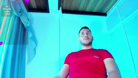 Snapshot of hot_latino_boy_ chatting on February 6, 6:33 pm Alejandro online show from February 6, 6:33 pm