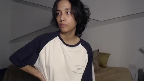 Snapshot of hot_little_bunny chatting on September 29, 8:35 pm Alana online show from September 29, 8:35 pm