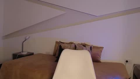 Snapshot of hot_little_bunny chatting on October 12, 9:03 pm Alana online show from October 12, 9:03 pm