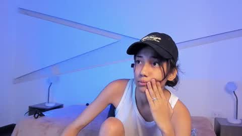 Snapshot of hot_little_bunny chatting on February 17, 6:36 pm Alana online show from February 17, 6:36 pm