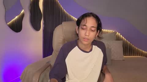 Snapshot of hot_little_bunny chatting on March 17, 9:40 pm Alana online show from March 17, 9:40 pm