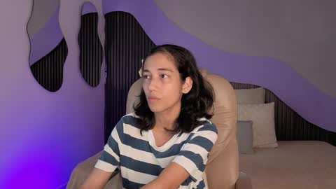 Snapshot of hot_little_bunny chatting on April 8, 9:48 pm Alana online show from April 8, 9:48 pm