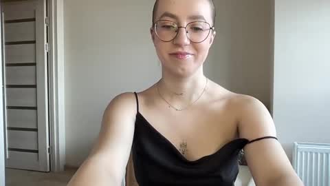 Lina online show from December 14, 7:51 am