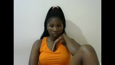 Snapshot of hot_lonnah chatting on February 18, 7:09 pm LONNAH online show from February 18, 7:09 pm
