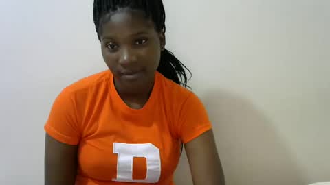 Snapshot of hot_lonnah chatting on February 22, 2:17 am LONNAH online show from February 22, 2:17 am