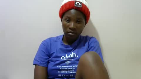 Snapshot of hot_lonnah chatting on March 6, 9:03 am LONNAH online show from March 6, 9:03 am