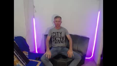 Snapshot of hot_mann11 chatting on March 4, 1:22 am angel online show from March 4, 1:22 am