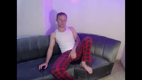 Snapshot of hot_mann11 chatting on April 2, 3:15 am angel online show from April 2, 3:15 am