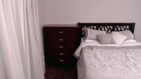 Rose Redwood online show from April 28, 10:48 pm