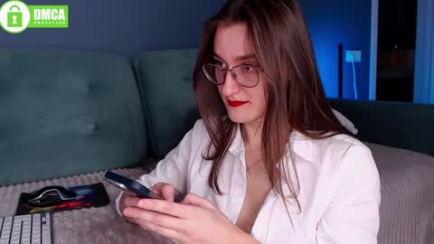 Snapshot of hot_mode chatting on December 13, 1:44 pm Alexandra online show from December 13, 1:44 pm