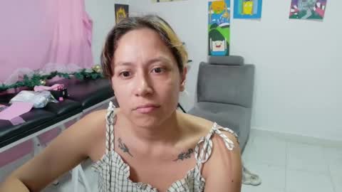 Mia online show from December 2, 7:09 pm