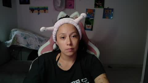 Mia online show from June 25, 8:13 pm