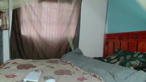 hot_moxie online show from November 22, 6:01 am