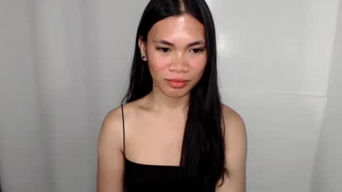 hot_pauline online show from May 11, 4:15 pm