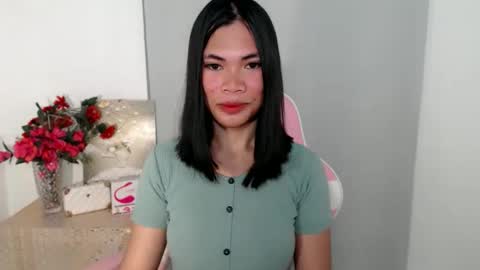 hot_pauline online show from May 17, 3:15 am