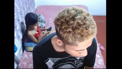 hot_people1 online show from June 2, 9:39 pm