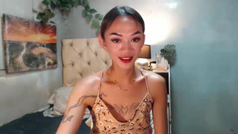 hot_petit69 online show from March 13, 2:34 pm