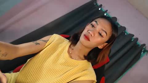 hot_petit69 online show from April 7, 4:46 am