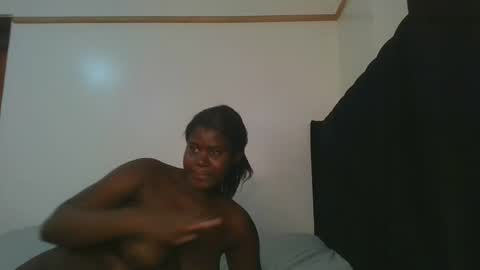 Snapshot of hot_petite1 chatting on April 12, 9:25 am Hot petite online show from April 12, 9:25 am