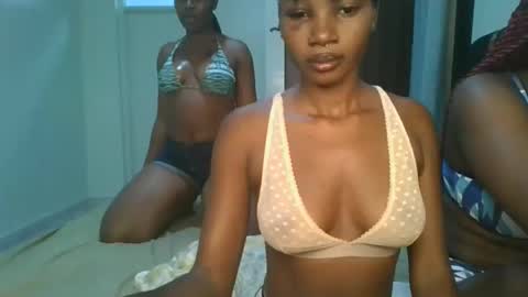 Snapshot of hot_petite1 chatting on April 28, 8:58 pm Hot petite online show from April 28, 8:58 pm