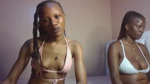 Snapshot of hot_petite100 chatting on October 7, 7:33 pm hot petite100 online show from October 7, 7:33 pm