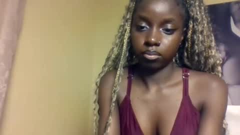 Snapshot of hot_pussy_ebony chatting on October 31, 7:48 pm hot_pussy_ebony online show from October 31, 7:48 pm