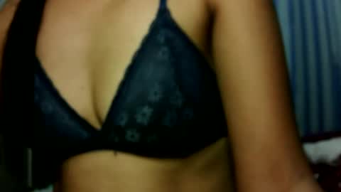 hot_quin11 online show from February 4, 12:40 am