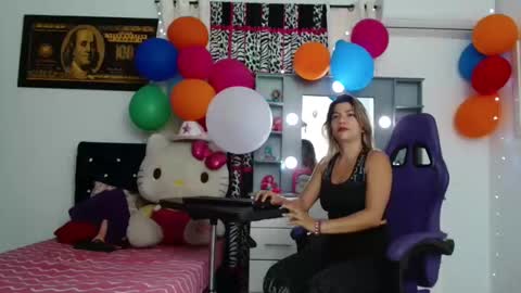 Snapshot of hot_sexy_bunny chatting on April 8, 1:11 pm hot sexy bunny online show from April 8, 1:11 pm