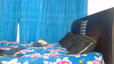 Hot Sharks   online show from October 6, 7:50 am