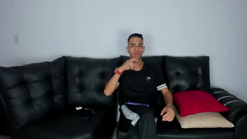 Snapshot of hot_temptation21 chatting on May 8, 1:55 am hot_temptation21 online show from May 8, 1:55 am
