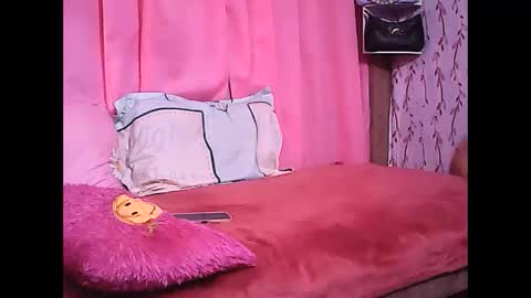 Snapshot of hot_tricia05 chatting on February 11, 12:21 pm hot_tricia05 online show from February 11, 12:21 pm