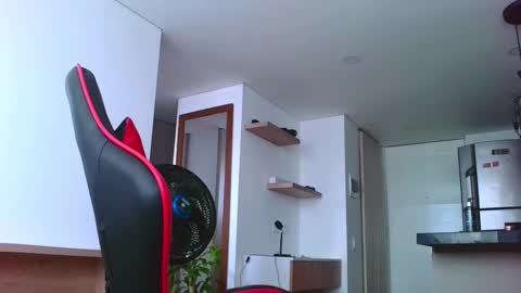 hot_twinks83 online show from September 25, 5:16 pm