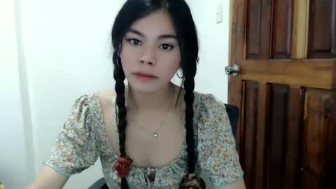 Yanna online show from May 4, 4:30 am