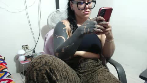 Snapshot of hotandpower10 chatting on September 28, 2:17 am Hot and PowerHOPE U MISS ME online show from September 28, 2:17 am