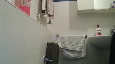 Snapshot of hotandwild2003 chatting on February 14, 4:20 am hotandwild2003 online show from February 14, 4:20 am