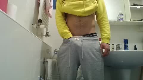 Snapshot of hotandwild2003 chatting on February 17, 11:33 pm hotandwild2003 online show from February 17, 11:33 pm