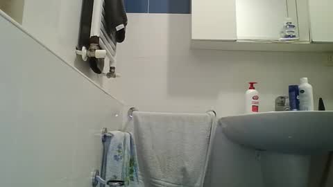 Snapshot of hotandwild2003 chatting on February 22, 12:01 am hotandwild2003 online show from February 22, 12:01 am