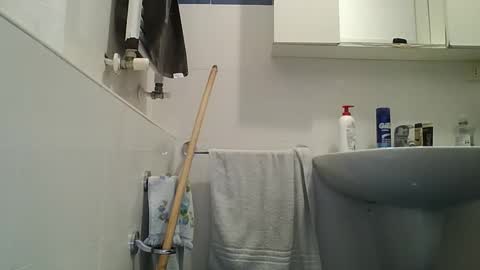 Snapshot of hotandwild2003 chatting on February 22, 8:18 pm hotandwild2003 online show from February 22, 8:18 pm