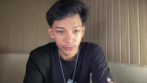 hotasian_jerome online show from May 2, 7:35 am