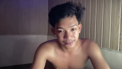hotasian_jerome online show from May 4, 10:39 pm