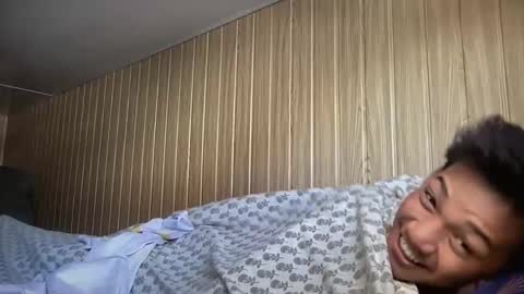 hotasian_jerome online show from May 6, 5:25 am