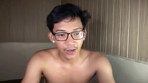 hotasian_jerome online show from May 8, 11:54 pm