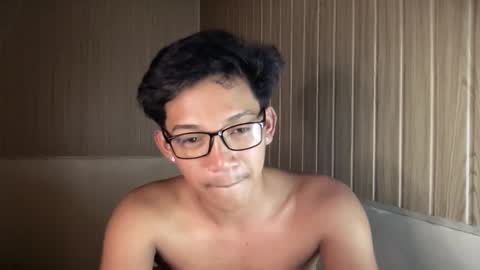 hotasian_jerome online show from May 10, 10:20 am