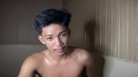 hotasian_jerome online show from May 17, 12:23 pm