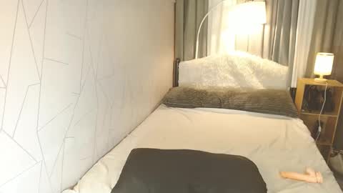 Snapshot of hotasianbeatrixx chatting on December 6, 8:48 am Bea online show from December 6, 8:48 am