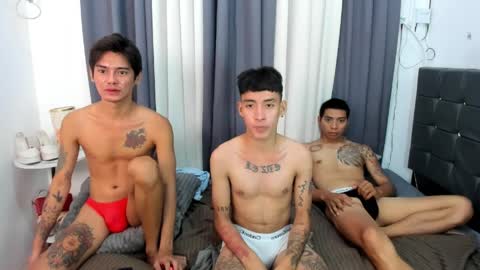 Snapshot of hotasiankenn chatting on April 27, 7:39 am Kenny online show from April 27, 7:39 am