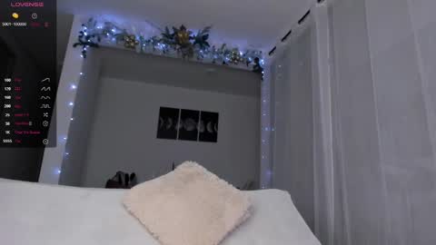 Snapshot of hotay_ chatting on December 3, 5:20 am Andrew xdres08 online show from December 3, 5:20 am